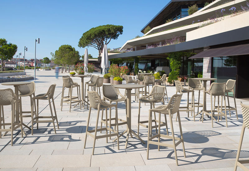 3_air_bar_75_miljobild_06 AIR BAR 75 - En modern barstol